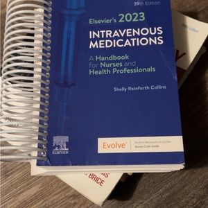 Elsevier’s 2023 Intravenous Medications Book